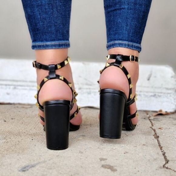 Women's Studded Strappy Chunky Heels Sandals Black Color - Picture 4 of 4